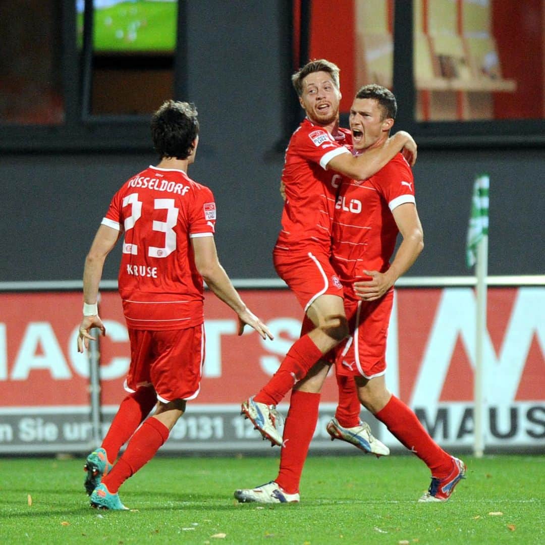 のインスタグラム：「#ThrowbackThursday 🔙 Erinnert Ihr Euch an die Partie? • • #f95 #tbt #fortuna #throwback #2Bundesliga」