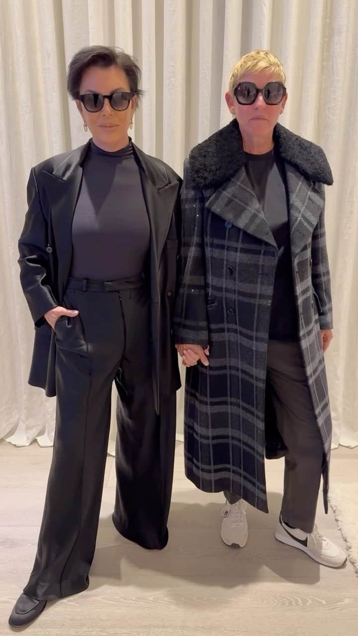 エレン・デジェネレスのインスタグラム：「We might be hanging out too much.」