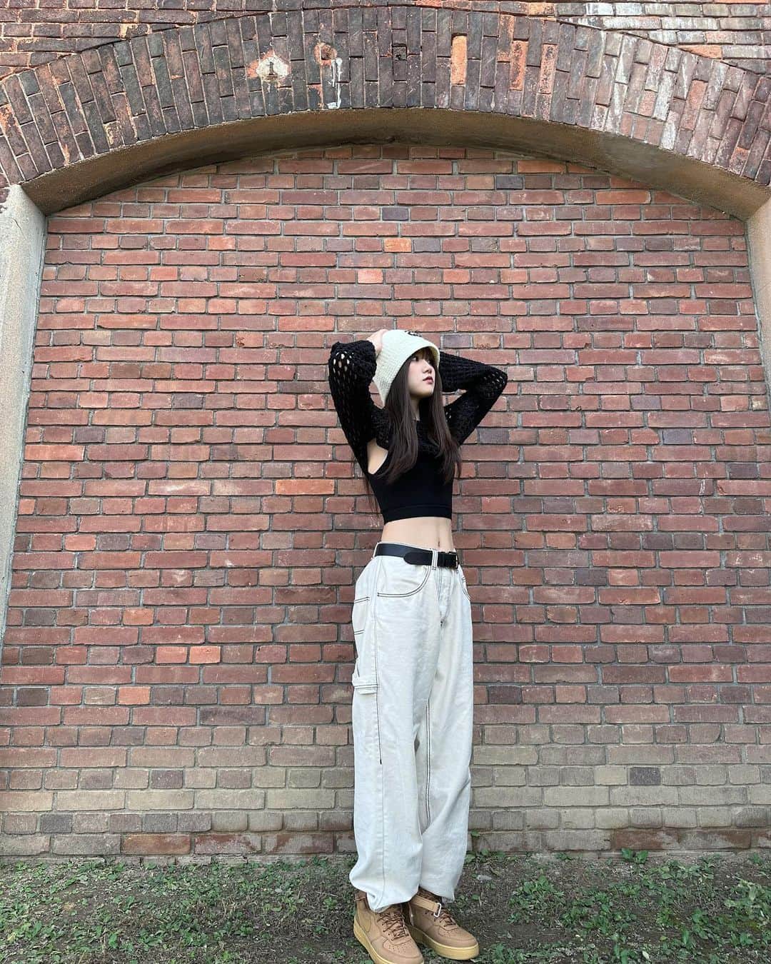 安藤梨花のインスタグラム：「new shoes🥾🤎」