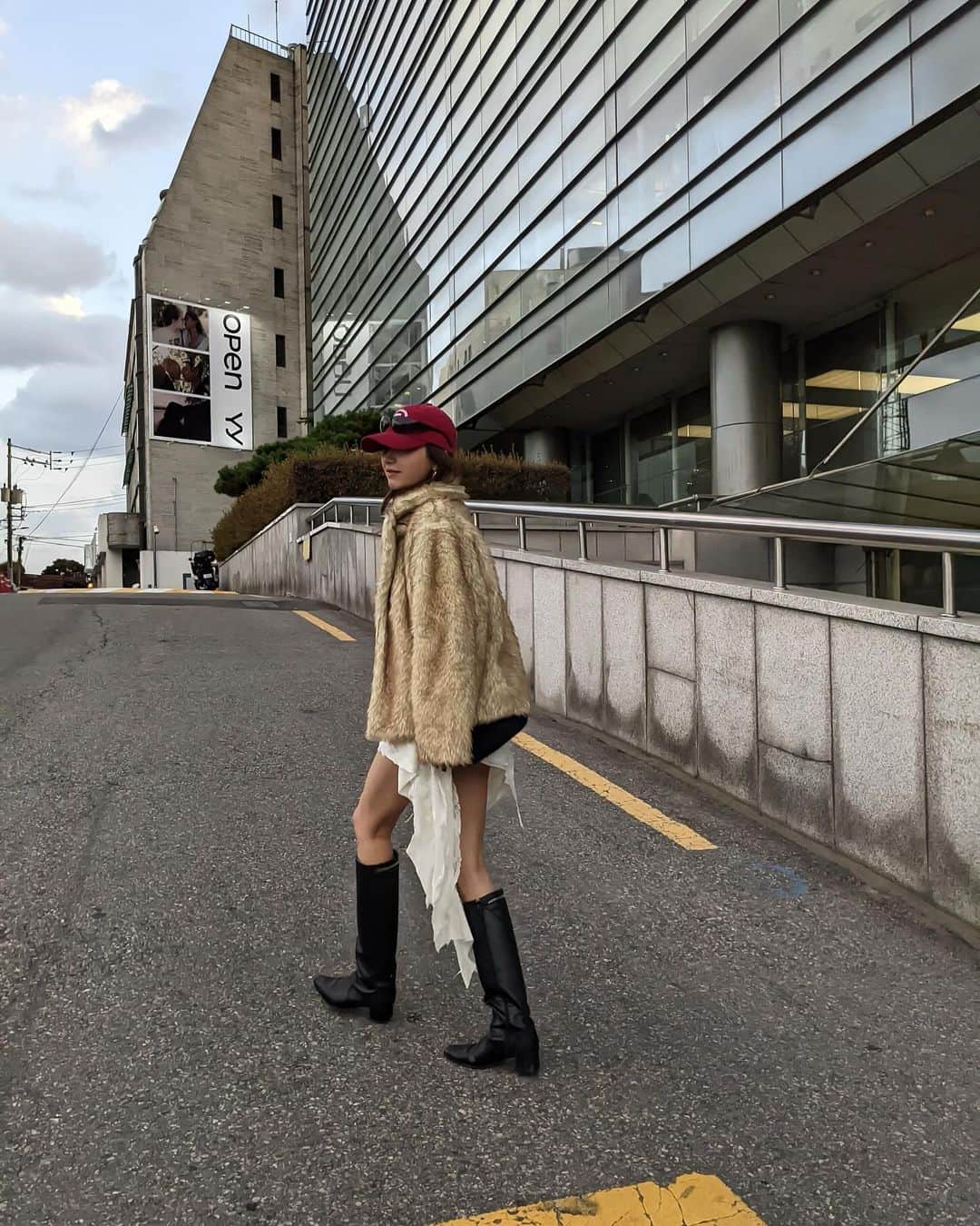MIRAI TAKASHIMAさんのインスタグラム写真 - (MIRAI TAKASHIMAInstagram)「レイヤードな女👩 ファーブルゾン韓国でも大活躍すぎたナ🫶 あいぼりー使いやすくてデニムでもかわいいし 意外とこのカラー他にないからおすすめ♡ #aclent」11月9日 19時29分 - miiiiiraixx