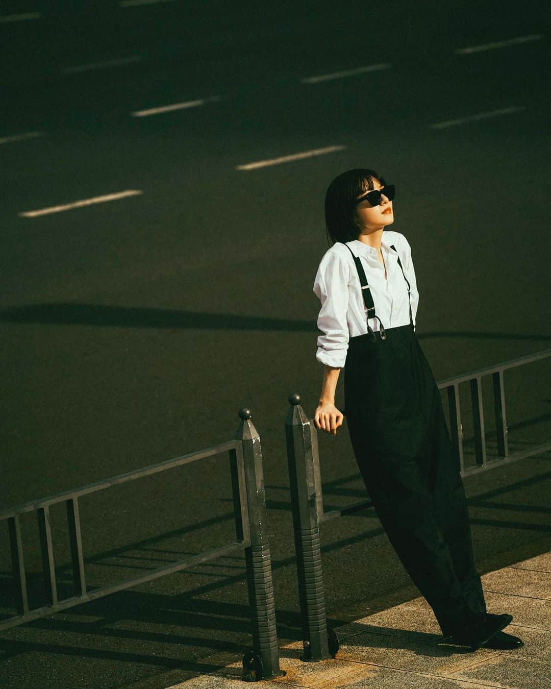 糸原美波さんのインスタグラム写真 - (糸原美波Instagram)「🕶️🤏🏻  3パターンあるよ。 3つともヘアメイクも衣装もタイプだった ︎❤︎  #ショートヘア #ショート #ボブ #ミニボブ #サングラス」11月9日 19時29分 - minami_itohara