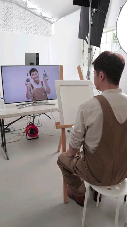 チョン・ヒョンムのインスタグラム：「무스키아가 그린 그림은?  #어헤즈샴푸 #전현무샴푸」