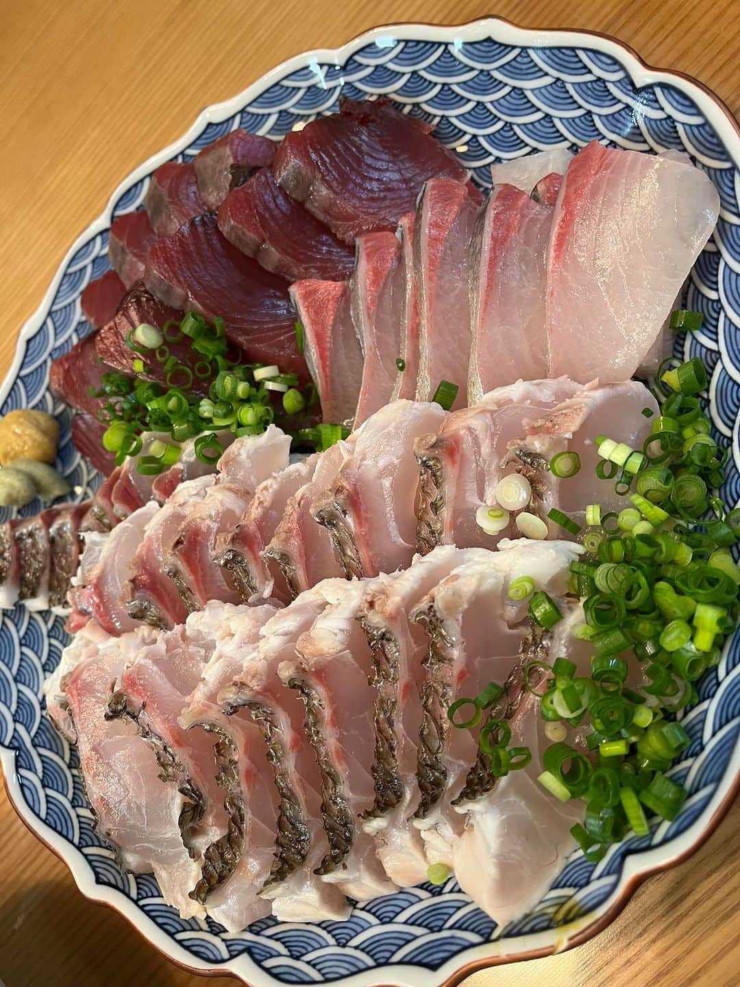 のインスタグラム：「青森県の天然マダイが反則でした。 ありがとうござい鱒た🙏 #魚食えコノヤロー」