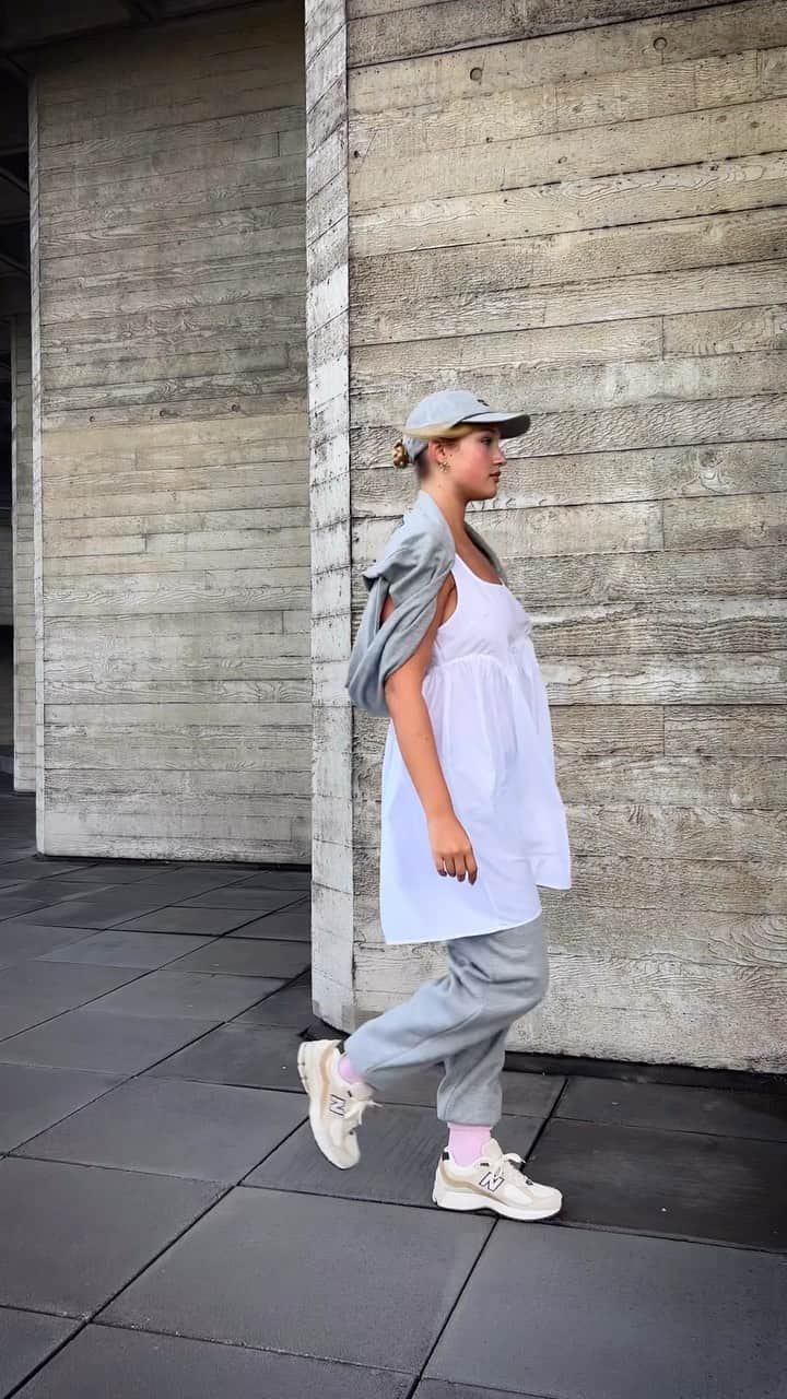 ASOSのインスタグラム：「Your It ‘fits just found their It kicks 🤎 Meet the city-sweet 2002 and the 530 by New Balance   New Balance 2002: in brown [132866147] & tan [132866125]  New Balance 530: in off white [131099197] & grey [131099058] - all exclusive to ASOS ✨」