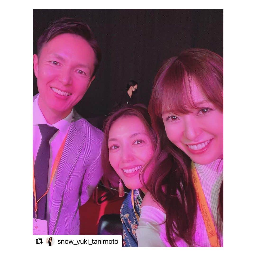 笹峯愛のインスタグラム：「ゆきにお誘いいただいたからか 気遣いのジェントルマン（昭和）がいたからか  あの頃のような懐かしいワクワクを感じる時間でした。  アレもコレも欲張りで 足るを知るべきヨガ講師としては、本当至らないけど それも私😂  それで良き、と思う今日この頃です。  この日も、落ち着いた着物の着こなしできず。  ヨガウェアでハイヒールの上にアンティーク着物（笑）  #Repost @snow_yuki_tanimoto with @use.repost ・・・ . . 楽しかった♡  @makotonist @mineco.m  ありがとう☺️  決断もできたし 感謝でいっぱいの日だった」