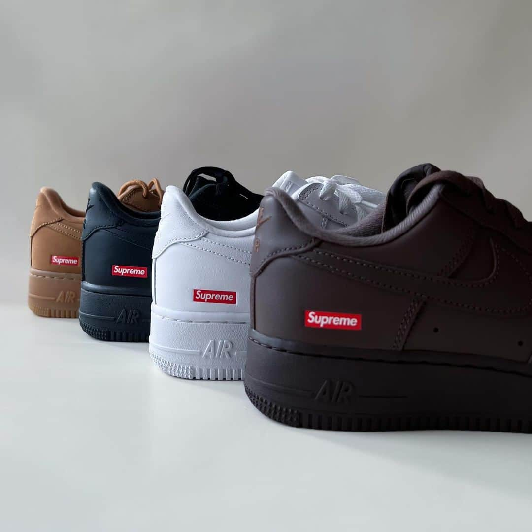 Supreme Mihoさんのインスタグラム写真 - (Supreme MihoInstagram)「🤎🤎🤎 ✩ "Supreme AF1" 2023FW Color Brown🐻 ✩ 実物かわいいいい🫶🏼🤎 #supreme  #af1  #シュプリーム」11月9日 19時44分 - miho_umeboshi