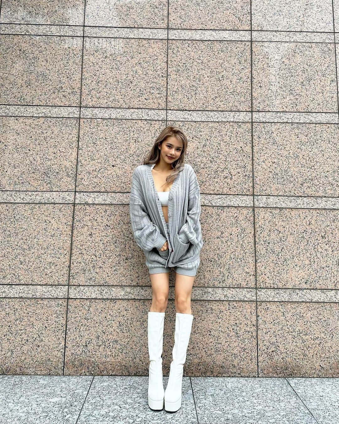 のインスタグラム：「SHEINコーデ❤️‍🔥 試すたび、好きが見つかる。 届くたび、好きが増えてく。 . . 商品コード 1コーデ👀  ケーブルニットセトア 20236174  スクエアニット 14028825  靴 11221998 2コーデ ジャケット 20446808  トップス 18954291  スカート 11248592  靴 23070429  ・クーポンコード BFPJP374  ・割引率 お買い上げ金額1～5,999円まではセール価格より15%OFF、6,000円以上は20%OFFが適用される  ・利用期限 公開日〜1月31日  #PR #SHEINgoodfinds #SHEIN1111sale #SHEINforAll #loveshein #ad #savein style」