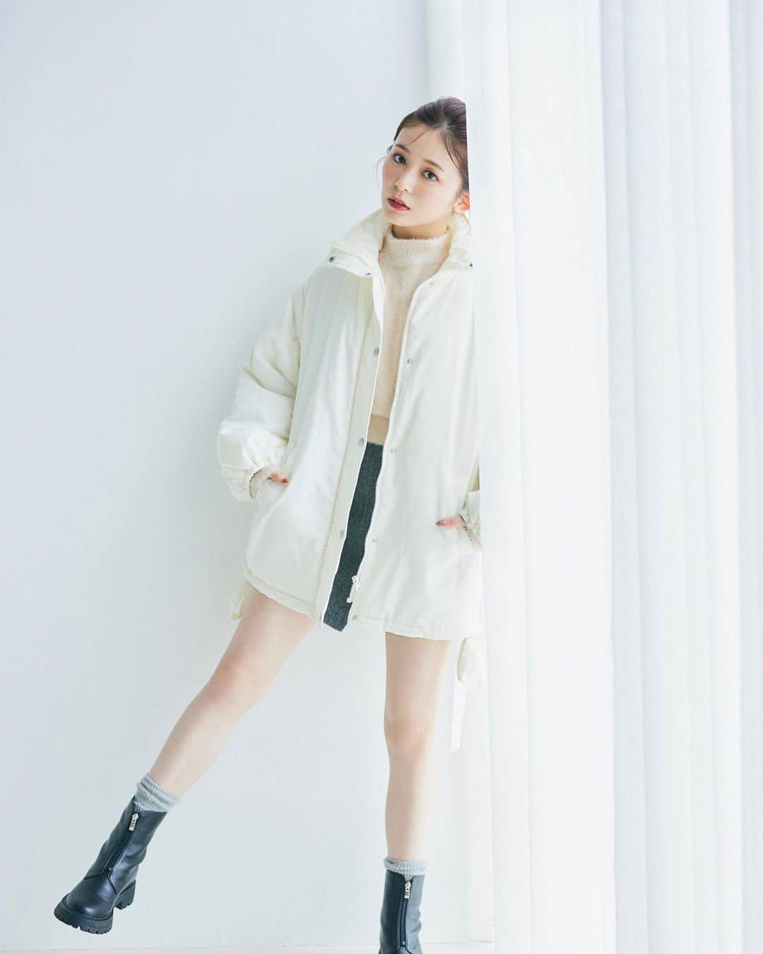 archives_officialのインスタグラム：「【OUTER COLLECTION 】　 ⁡ The Playful Mind feat.#久間田琳加(@rinka_kumada0223) ⁡ 久間田琳加が着こなす archivesのOUTER COLLECTION🧥 ⁡ — — — — — — — — — — — — — — — — ⁡ STYLING03 ⁡  【web限定item】マルチＷＡＹ中綿ジャケット ¥9,900 ivory/black  シャギーパフニット ¥5,500 pink beige/off white/blue/greige ⁡  　 — — — — — — — — — — — — — — — —  11/2(thu)10:00〜11/13(mon)10:00📢💕 久間田琳加さん着用アイテムをご購入の方に ポイント10%POINT BACK！! ※オンラインサイトPMbox限定となります。 ⁡ ⁡ OUTER COLLECTIONの特集ページも公開中📄 是非チェックして下さい！！ ⁡ ⁡ @archives__official  ⁡ ⁡ #アルシーヴ#archives#久間田琳加#りんくま#アウターコレクション#アウター」