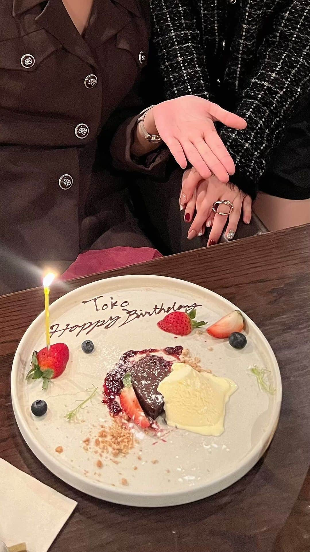 内構かのんのインスタグラム：「mini vlog‎🤍 @coci_ebisu   お友達のお誕生日のお祝いをしました♡   #coci  #フレンチ  #フレンチレストラン  #誕生日プレート  #誕生日ディナー  #バースデープレート  #恵比寿グルメ  #隠れ家レストラン  #渋谷グルメ  #東京グルメ」