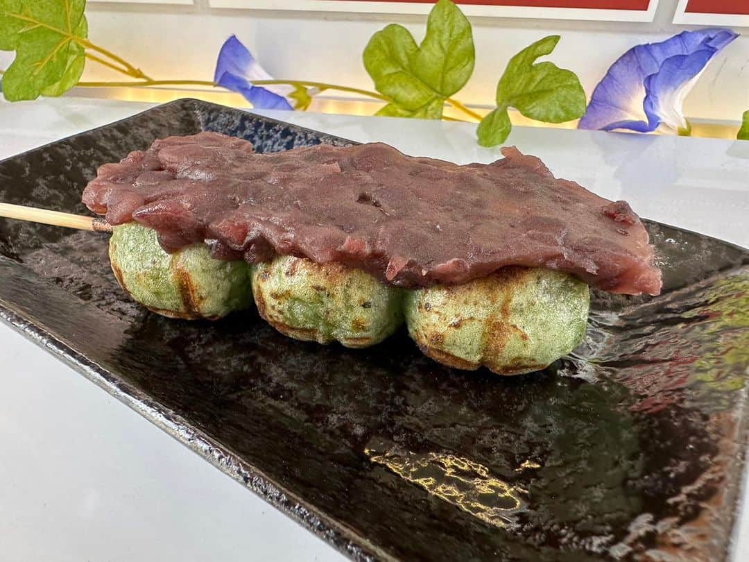 のインスタグラム：「12日(日)の浦安「正福寺」お会式。漁港のライブも素晴らしいのですが🤪JURI cafeさんのキッチンカーにも是非お立ち寄りください。そして、JURI cafeさんのお団子🍡に腰抜かしてください。正福寺境内にて14時頃から販売だそうです。その他キッチンカー多数。フラワー商店街、堀江、浦安を満喫し洋！！！！！」