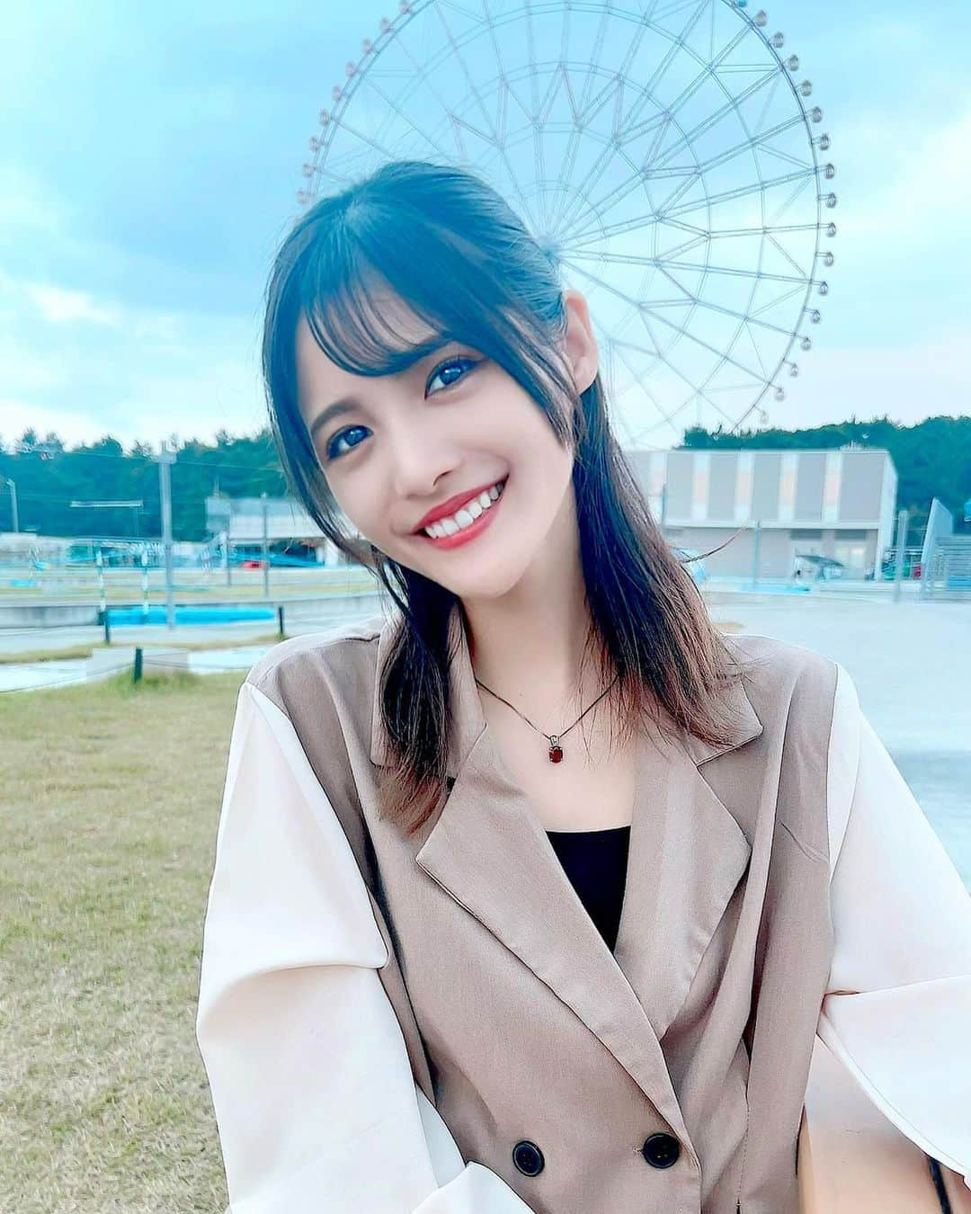 美沙玲奈さんのインスタグラム写真 - (美沙玲奈Instagram)「𓂃꙳⋆ ˖ 先日は久々に公園に行きました🎡 ちょうど良い気候☀ 休みの日はふらっと散歩に行くのが好きです☺︎  #公園 #読書 #オフの日」11月9日 20時10分 - rei777_official