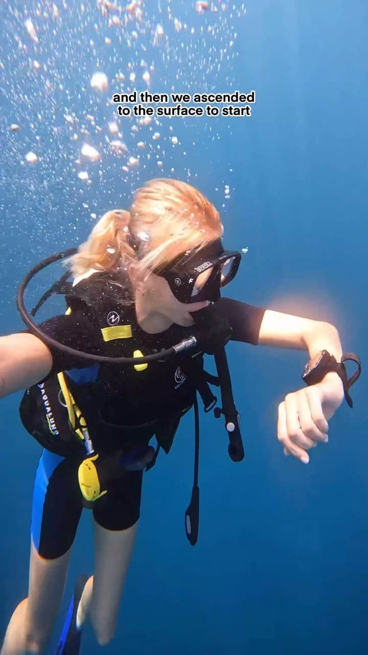 Zanna Van Dijkのインスタグラム：「Come scuba diving with me 🤿🌊   Yesterday we did a two tank dive from @avanimaldives (ad) here in The Maldives and it was LUSH! How cute was that little turtle!? 🥹   🌴 If you’re looking to go diving in the Maldives then here’s some top things to remember:  ➡️ The Maldives is made up of atolls, each with their own collection of islands. Every atoll is known for different marine life - e.g. Baa atoll where @avanimaldives is located is known for whale sharks and mantas.  ➡️ December to March is the best time of year for underwater visibility. Currents are strongest during Feb/March - which is my favourite time to dive there due to all the shark action!  ➡️ If you’re not confident with currents, don’t worry, there’s plenty of dive site options with little to no current.  ➡️ It’s a great place for beginner diving, as many incredible reefs are under 20 metres deep. However if you travel to the far southern atolls then I recommend having an advanced open water qualification as it’s mostly channel diving at 25-30 metres.  ➡️ The water is super warm (28-30), you can dive in either 3mm shortie wetsuit or just your swimmers.  ➡️ If you dive at a resort, they will have all the gear you need, so don’t worry about bringing your own.   If you have any more questions then let me know down below! I’m happy to help, I can even write a whole guide to Maldives diving if you guys want it 🥰♥️ #girlswhoscuba #scubadiving #scubalife #scubagirls (Ad press trip)」