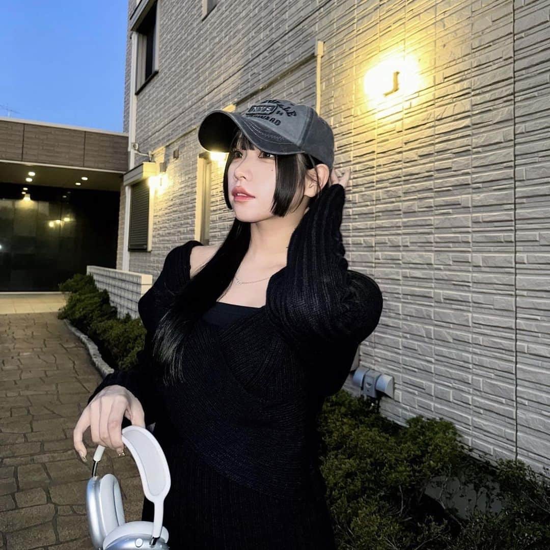 ののこさんのインスタグラム写真 - (ののこInstagram)「. @esutoreja のワンピース❕ いろんな着方ができるからすき😵‍💫🖤」11月9日 20時14分 - nontaso2525