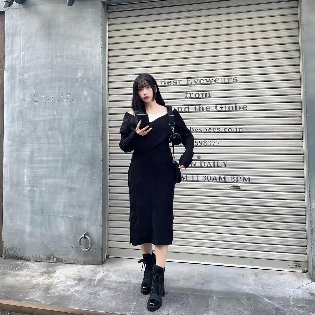 ののこのインスタグラム：「. @esutoreja のワンピース❕ いろんな着方ができるからすき😵‍💫🖤」
