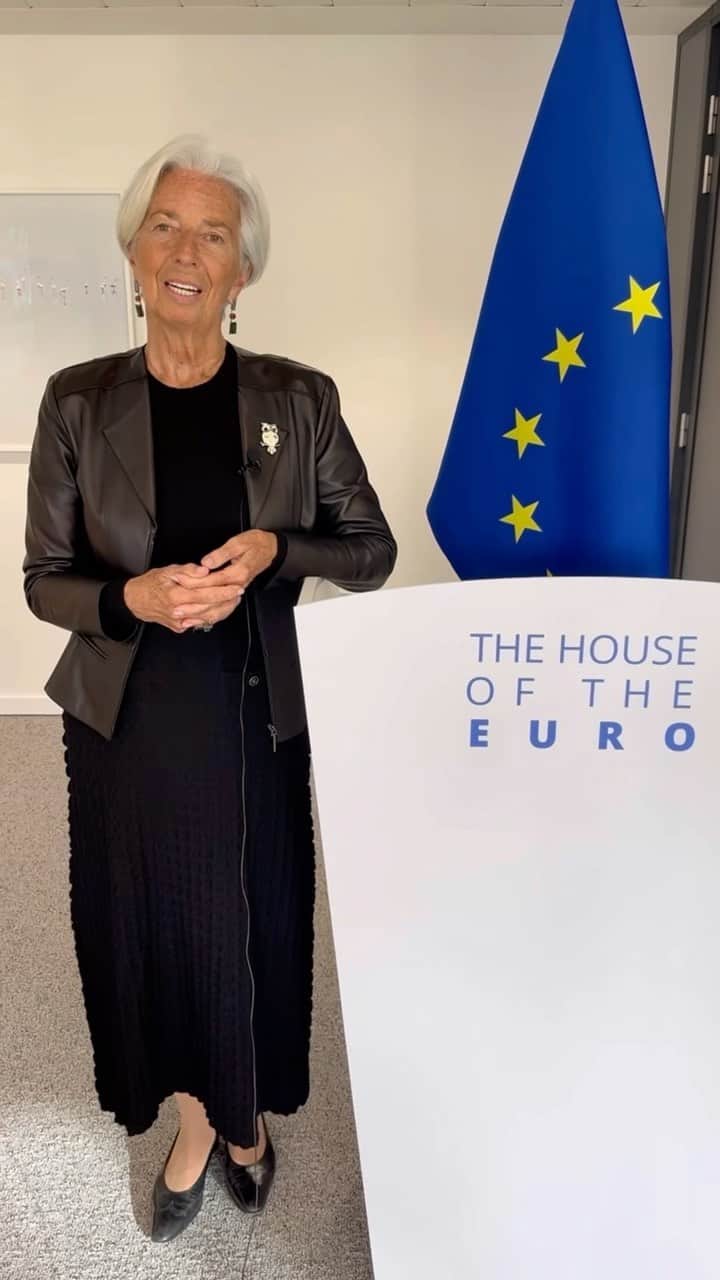 クリスティーヌ・ラガルドのインスタグラム：「Later today, I will be joined by some of my Governing Council colleagues to open the House of the Euro here in Brussels 🇪🇺  This new shared home for Eurosystem central banks is a reminder of our unity and of the collaborative spirit with which we are working for a more resilient Europe.」