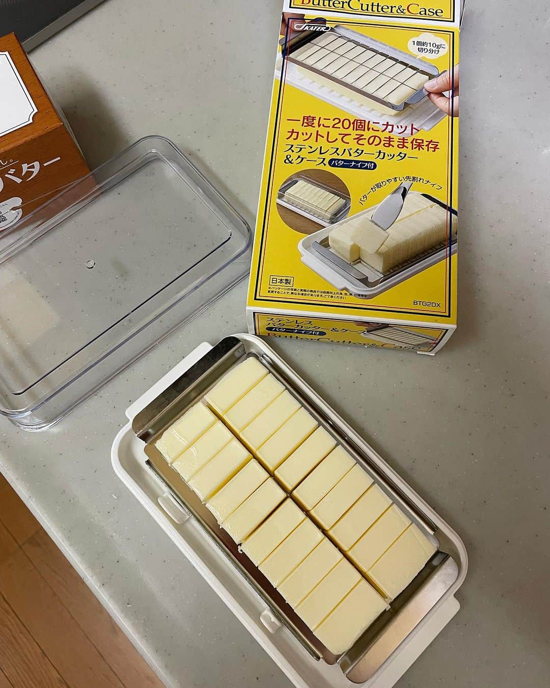 飯島直子さんのインスタグラム写真 - (飯島直子Instagram)「こんばんは^ - ^♪  秋らしい涼しい日でした  あっという間に一日が過ぎました  今日はおやつに義兄からもらったチーズナンを食べました^ - ^  ハチミツをかけたらとてもおいしかったです  色んなものがありますね  この時代に感謝です  その後はバターなんか切ったりして  もっさりと過ごし、日が落ちるのを待ち、  ソーラーランプを見に外に出ましたが  点いておらず、なんだよ…ついてねぇじゃん顔が最後の写真です^ - ^  場所が良くないのか、明日移動したいとおもいます^_^  7.8日のへんじすこしです＾＾  miekitayama誕生日おめでとう♪ 塩麹ポークソテーでお祝いしたかな^ - ^ 母に感謝の日だね♪健康に気をつけてステキな一年にしてね♪  ボウリング大会で80人中4位！スゴイね！おめでとう♪まみ！  xiaoye_美香^ - ^元気？  弘子♡  知美！知美！( ´ ▽ ` )  あくびちゃん元気？職業病かな…大事にしてね(*´-`) 今日も安全運転で！  pill♪もちろん^ - ^心臓検査良かったよ！内臓脂肪は運動がんばろう٩(๑❛ᴗ❛๑)۶  純子♡  ルミナラキャンドル！？チェックしまーす^ - ^♪  miekitayama♪初コメント挑戦ありがとう^_^仲間だね♪  魚プレート、網の下受け皿に若干アブラ飛ぶ、 うん、とぶね^ - ^え？わたしも放置^ - ^ 年末洗おう♪ゆき子！  いちごちゃん15才♪元気に迎えられてよかった^ - ^ 長生きしてね！ふういちママ♪  masa♪  かなみ！  北海道石狩市は明後日から雪マーク！冬支度だ！ ミッシェル育子めんこいべさ♪  お隣さんがギターの練習…毎回同じ所で間違え 気になって昼寝できなかった…笑笑、今夜はよく眠れるよ！亜子♪  くんさん♪いつもありがとう♪  職場と好きな上司とも決別したが忘れられず… そうか…つらかったね…モヤモヤが止まらないかな… 悲しかったけど、その決断は正解だったとわたしはおもうな… 上司があなたとの関係を仕事ではなく恋愛対象として見ていたのだとしたら、あなたが辞めても連絡がくるとおもう、自分のキモチに整理をつけて ハッキリとキッパリとしたいのであれば 職場には戻らないが付き合えるのかを聞いてみたらどうかな？ うやむやだったから諦めきれないんだよね(´･_･`) 勇気出してキモチに決着つけよう！美奈子！  学びの巻…^ - ^何があってもヘタることなく 学びに変えられる事はすばらしい発想だね^ ^ punouhane！  としこ、関空なうなんやな、野暮用かいな^ - ^ 気ぃつけて帰りなはれ、すこしリフレッシュしたらええがな^ ^東京にも遊びにきてな、ほなな♪  みぃーん♪  kimmie！ケガの調子どう？少し良くなったかな…  セブンのベスト3は、コロッケ、ブロッコリーバジル惣菜、ユッケジャンスープだよ^ - ^kyoko♪  今日も一日お疲れさまでした  ちょっと早いけど  みんなゆっくり眠れますように  おやすみなさい  いい夢みろよ  また明日╰(*´︶`*)╯♡♡」11月9日 20時20分 - naoko_iijima_705_official