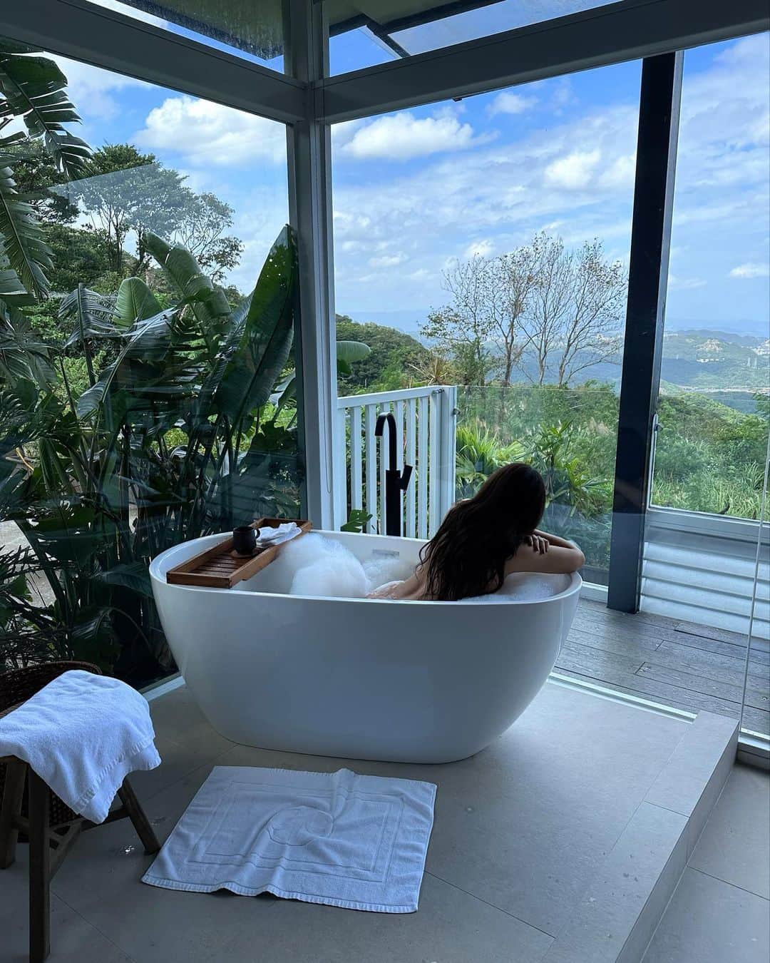 平田梨奈のインスタグラム：「Relax, Refresh, Recharge 🤍」