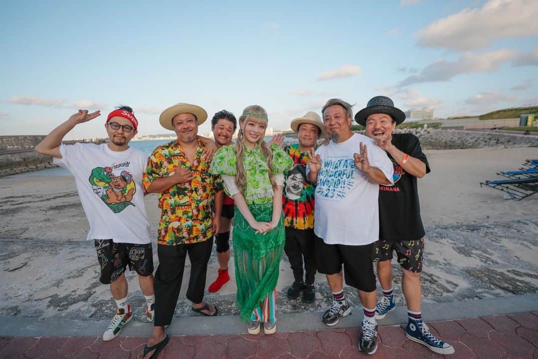 上江洌清作さんのインスタグラム写真 - (上江洌清作Instagram)「WWW2023   モンパチフェスだョ‼️  全員集合‼️  写真‼️  photo by @saru_0305   #mongol800   #モンパチ  #モンパチフェス」11月9日 20時35分 - 00800