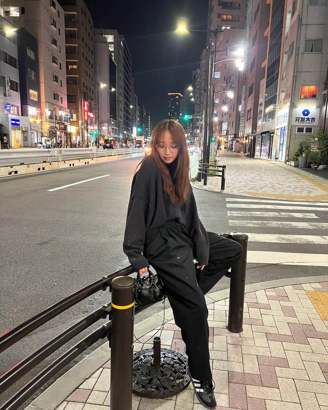 鹿沼憂妃のインスタグラム：「まっくろくろしか🌚 . #shika_code #高身長コーデ #高身長女子 #170cm」