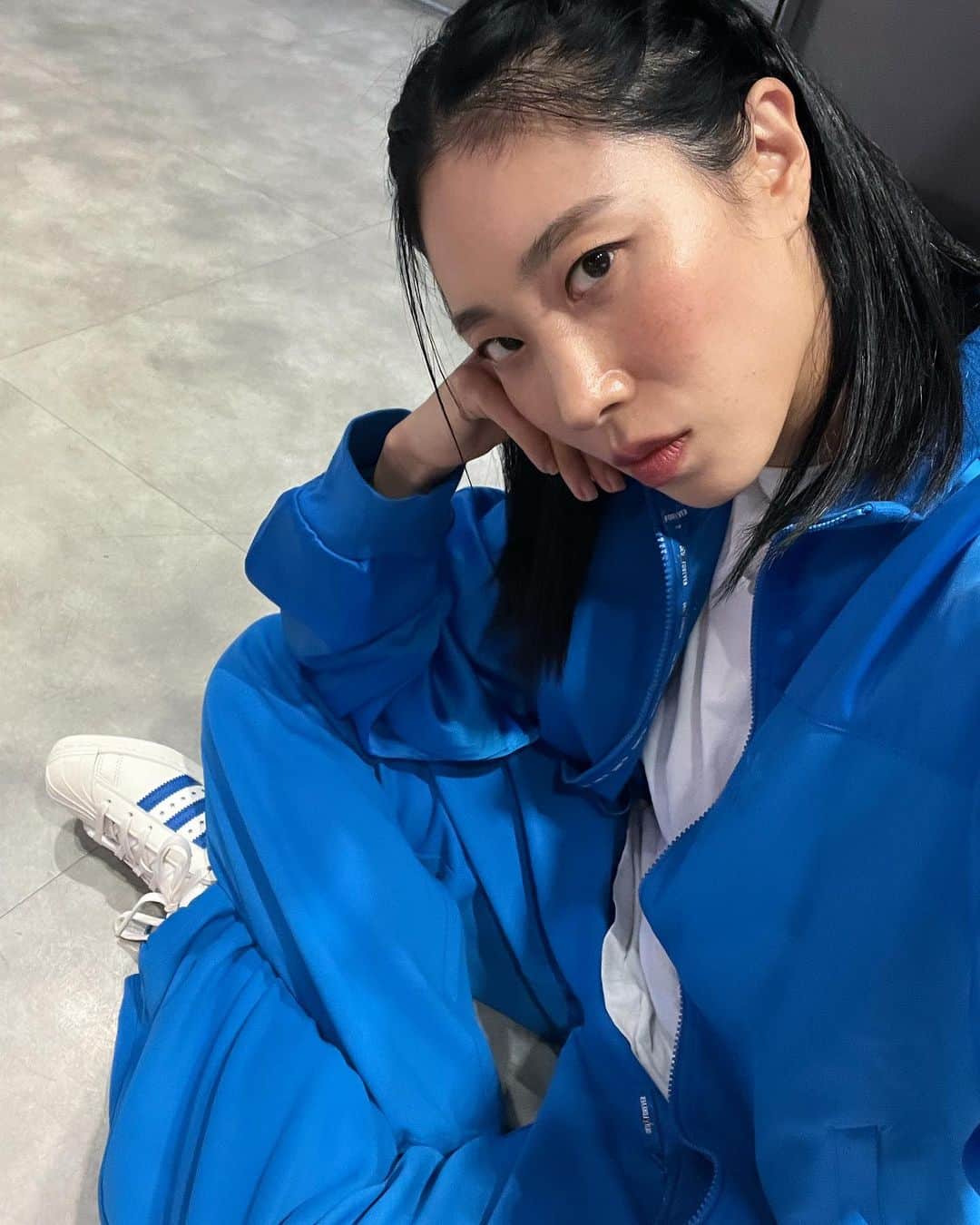 のインスタグラム：「💙🧿🫐🪼」