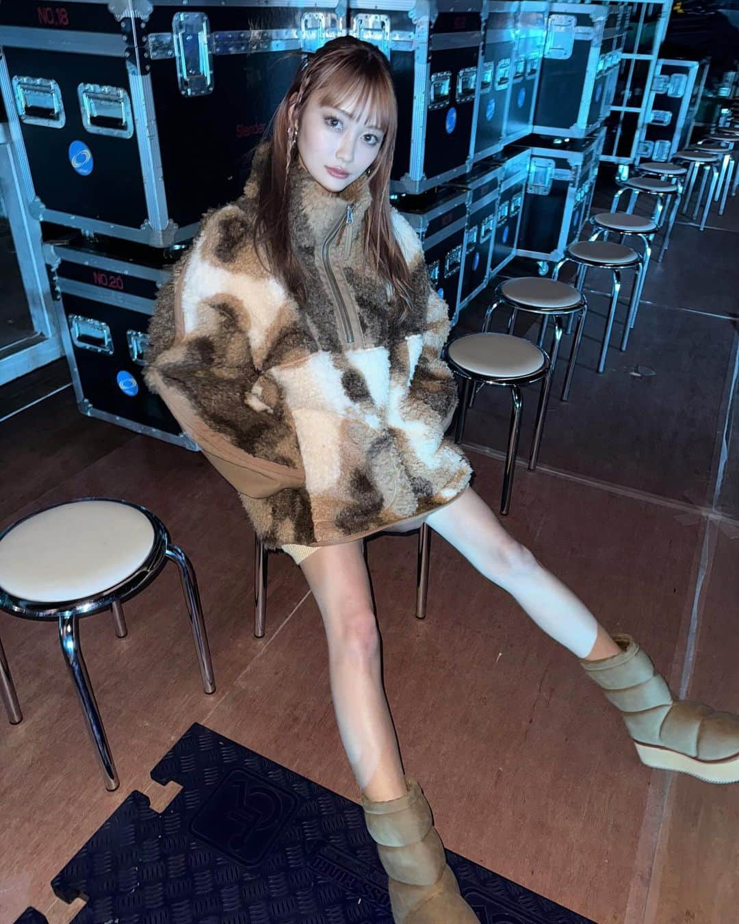 みうらうみさんのインスタグラム写真 - (みうらうみInstagram)「@sly_official ステージ🌙 モコモコでくまみたい🐻🩷  #sapporocollection #ファッションショー」11月9日 20時58分 - miuraumi1207