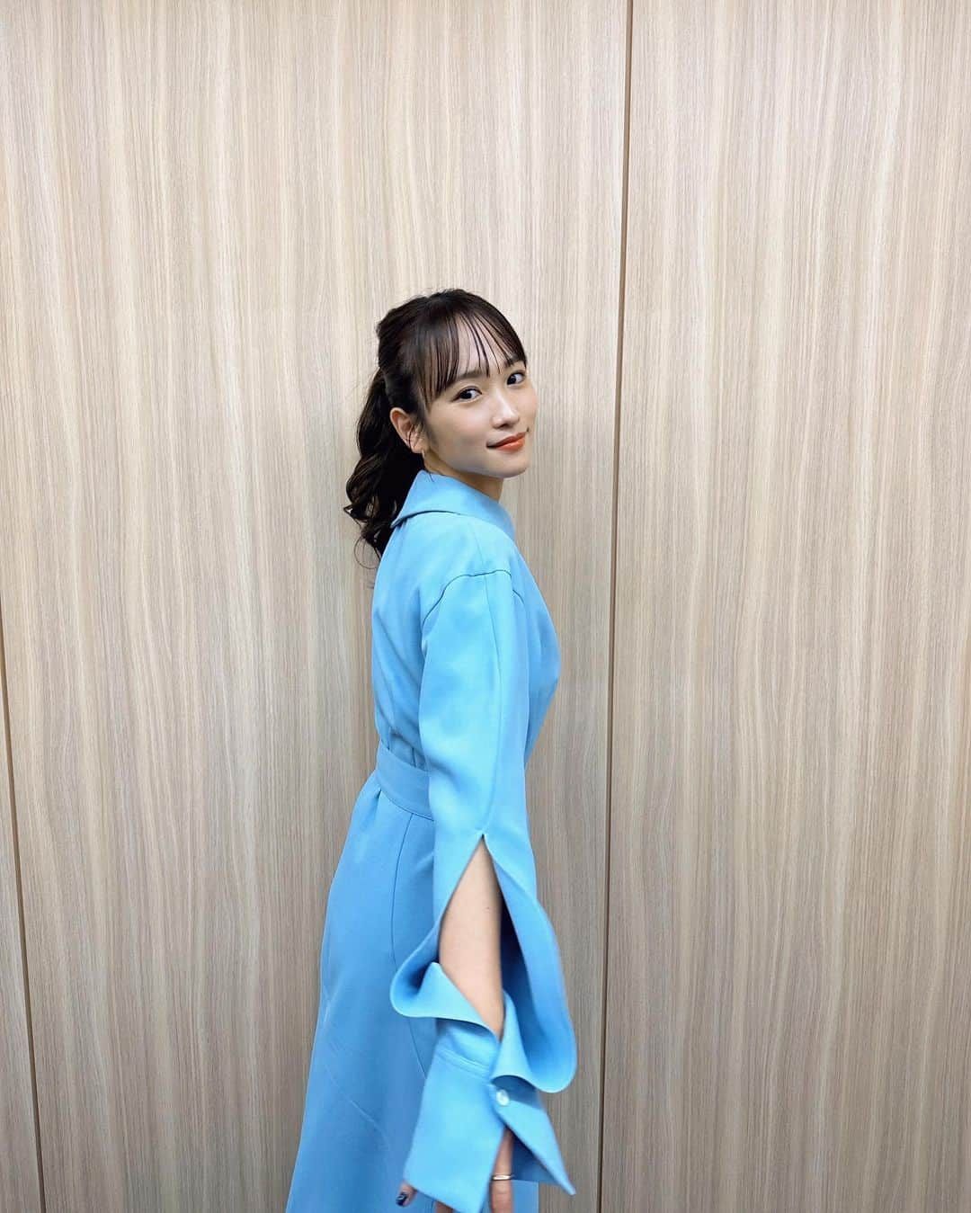 川栄李奈さんのインスタグラム写真 - (川栄李奈Instagram)「今日は千と千尋DAY 来年は、稽古とドラマでパニックになりそうだけど こんな時AKBでのハードスケジュールが私を救ってる。 あの時はまだ若かったからメンタルがついていかない日もあったけど 強メンタルの今、私にできないものはない。 絶対できるよ〜 気合い入れてけよ〜 死ぬ気でやれよ〜 呪文のように脳内にぶちこんでます🗣️ その前に私すぐ風邪ひくから免疫強化させないと 、、まずなにから始めよう笑 みんなも体調気をつけてね🫡」11月9日 21時10分 - rina_kawaei.official