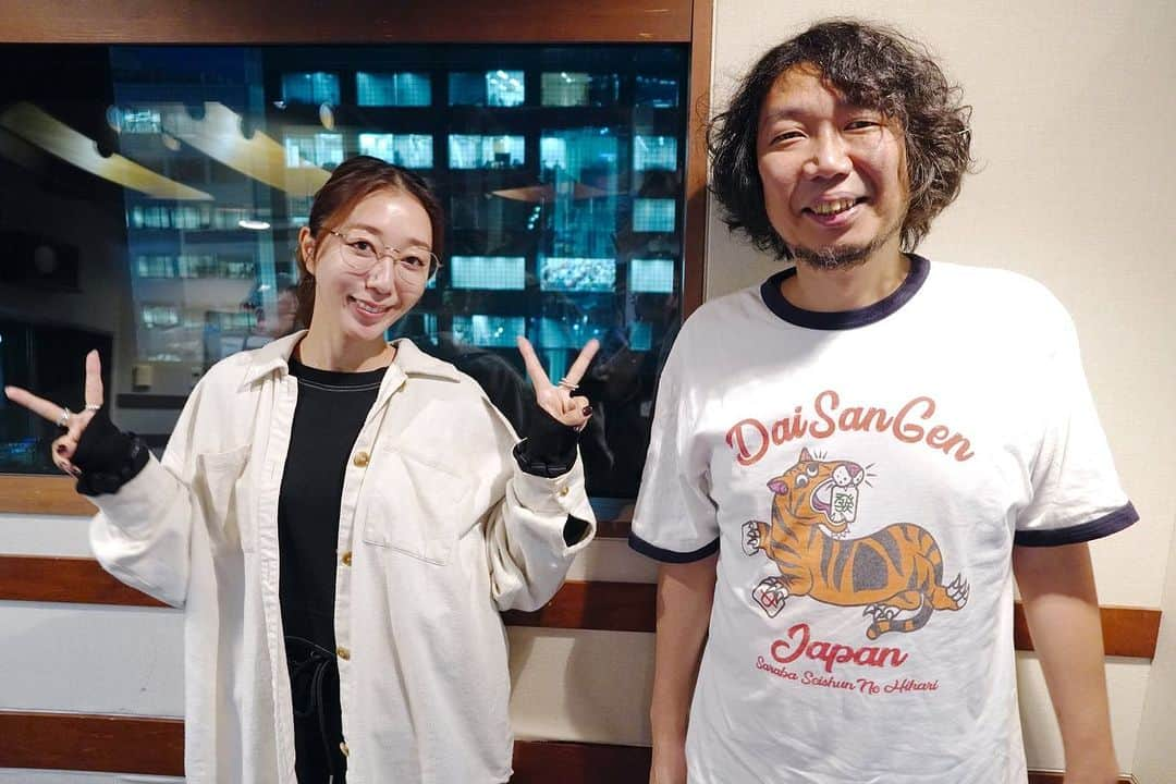 浜崎美保のインスタグラム：「今週のスカロケもありがとうございました😎🚀  📍TOKYO FM 「Skyrocket Company」📻 月曜〜木曜 17時-20時生放送🎙  聴き逃した方はぜひタイムフリーを🤭  日曜のクリキャンイベントの帰りにリスナーさんの和菓子屋さんに寄れました🤗  茅ヶ崎の「村田屋」さん🍡 お土産も買ってスタジオのみんなでわいわい🥳美味しかったぁ〜🤤🫶  ビーチクリーンに参加してくださったみなさん、ありがとうございました🥹🌺  今週末は🗓 土曜→伝統文化・芸能イベント👘 日曜→浜松でVストイベント✨  に出演します😋会場にいらっしゃるみなさん、お会いできるを楽しみにしています😘  #スカロケ  #tokyofm #生放送 #浜崎美保」