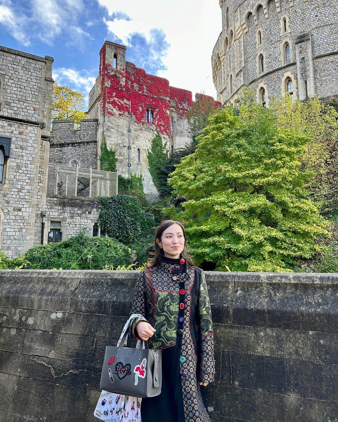 加藤ジーナさんのインスタグラム写真 - (加藤ジーナInstagram)「中学生の時に行って以来ずっと また訪れたいと思ってたウィンザー城🏰🇬🇧✨ やっぱり最高だった🥺💗  #ウィンザー城 #イギリス旅行 #ロンドン旅行 #お城」11月9日 21時15分 - katogina_718