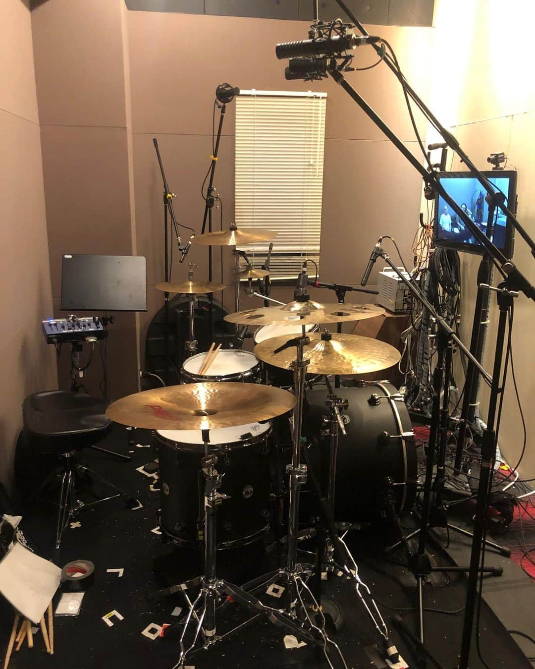 宮上元克のインスタグラム：「REC DAY!!! #dw #dwdrums  #paiste #paistecymbals  #lerni」