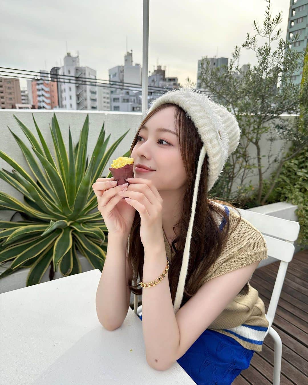 梅澤美波さんのインスタグラム写真 - (梅澤美波Instagram)「本日発売📌  「モデルプレスカウントダウンマガジン」の 表紙を務めさせていただいております～。  季節感たっぷりの衣装で、、🍠 楽しい撮影でした～！  皆様ぜひ ゲットしてください🤲🏻」11月9日 21時17分 - ume_minami.official