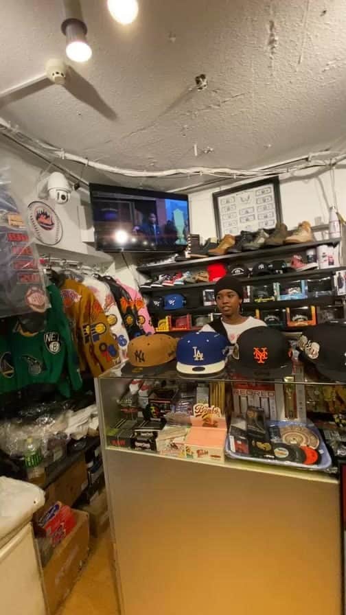 GROW AROUNDのインスタグラム：「明日発売のキャップ＆新入荷紹介🔥」