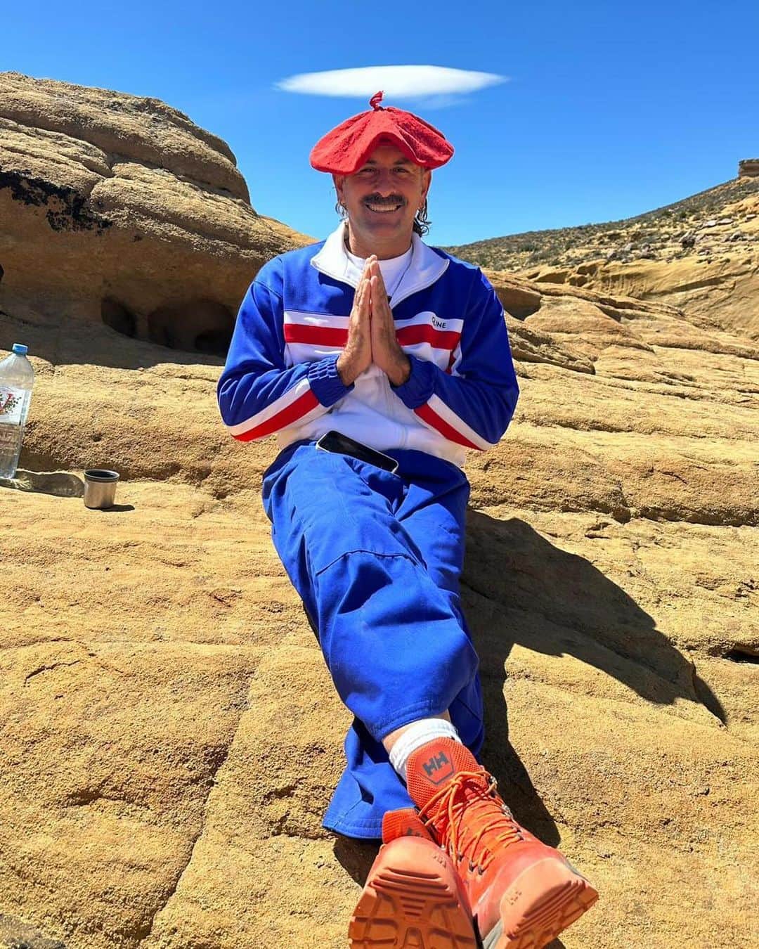 マルセロ・ブロン カウンティ・オブ・ミランのインスタグラム：「Piedra Parada,  La Caldera,  Meseta Patagonica   Todo lo que nos rodea es un reflejo de nuestra vida interior 🤍」