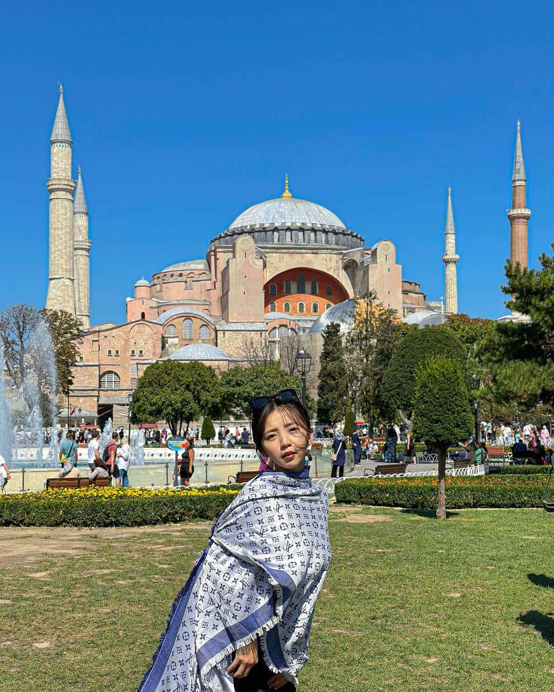 めいのインスタグラム：「🇹🇷Turkey 1500年のアヤソフィア🕌  ・ ・ ・　 ・ ・ ・  —  #instapic#日本#hagiasophia#寫真#portrait#사진#旅行#turkey#커피#ポートレート#japanesegirl#写真集#japan#photo_jpn#土耳其#섹시#photo#写真部#フォロー#撮影#model#view#トルコ#tokyo#follow#portraitsedition  1500年的聖索菲亞大教堂🕌 真的很壯觀」