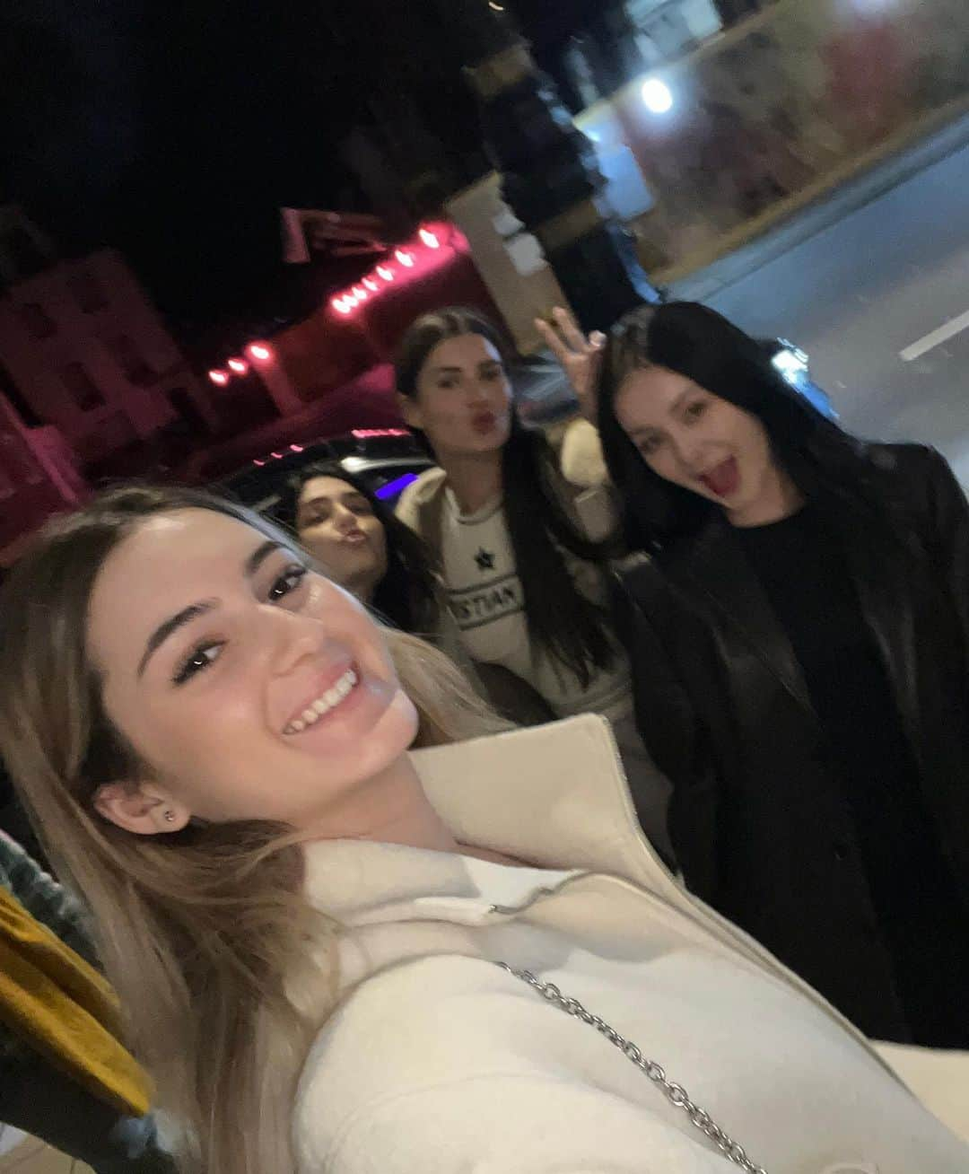 エレナ・アレジ・後藤さんのインスタグラム写真 - (エレナ・アレジ・後藤Instagram)「48 hrs in London with my girls 🥹」11月9日 21時38分 - alesihelena