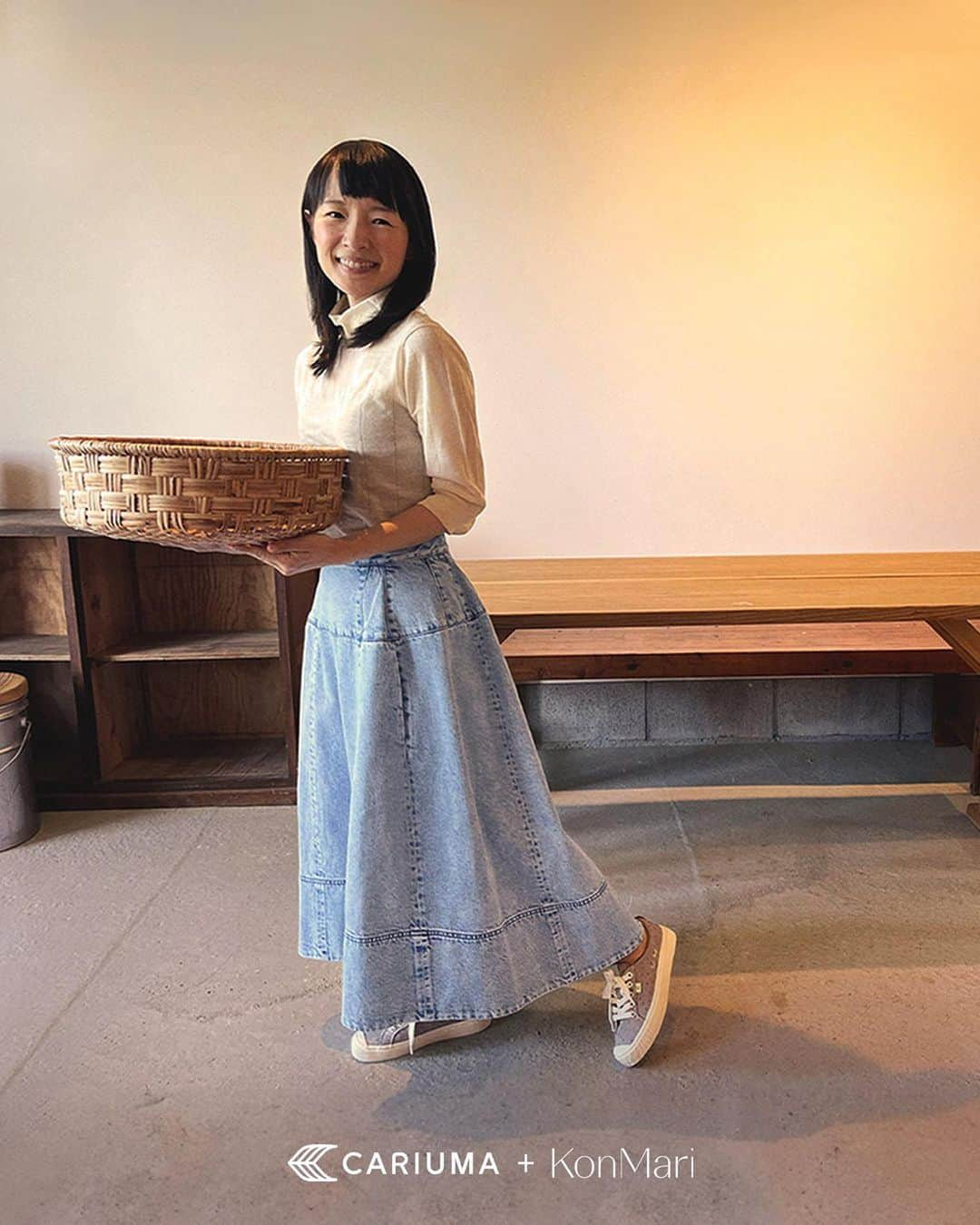 近藤麻理恵さんのインスタグラム写真 - (近藤麻理恵Instagram)「Spark joy and lighten your footprint with the Cariuma x KonMari collection. Consciously crafted with organic cotton canvas. Plant two trees for every pair.」11月9日 21時45分 - mariekondo