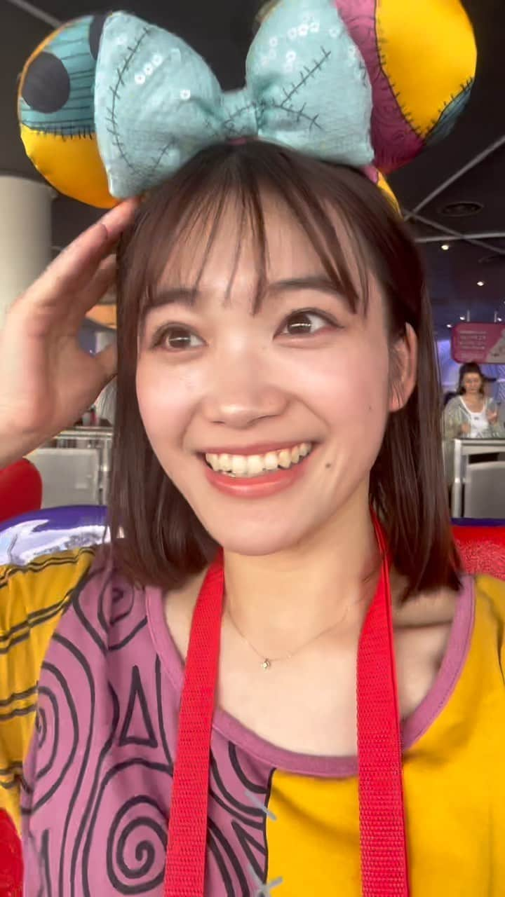 中崎花音のインスタグラム：「家族とベイマックス乗ったら、1人で乗ることに🤣 好きな曲で嬉しかった〜😊 終わってしまったけど、ディズニーハロウィンの時の🎃  #ベイマックス #ベイマックスのハッピーライド #ディズニーランド #ディズニーハロウィン #tdl #baymax #ランド #ナイトメアビフォアクリスマス #サリー #ジャック #トゥモローランド #1人ディズニー」