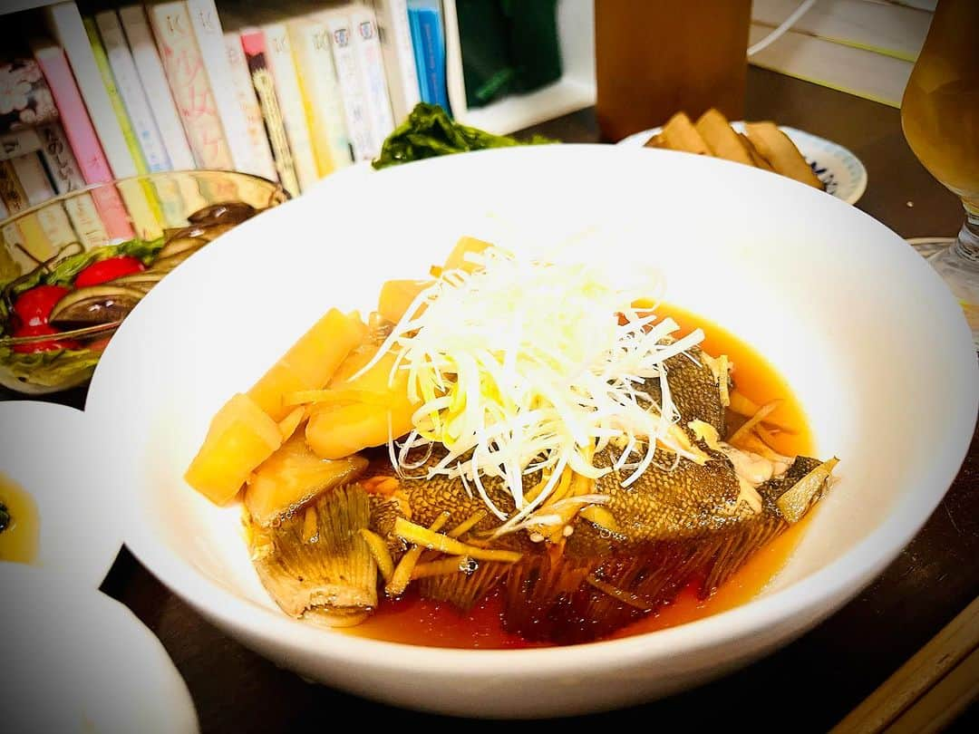 白珠イチゴさんのインスタグラム写真 - (白珠イチゴInstagram)「本日はカレイの煮付けを作りました。  #ご飯 #夕ご飯 #夕ご飯記録 #晩御飯 #晩御飯の記録 #美味しいもの #ひとり暮らし #ひとりごはん #1人暮らし #一人暮らし #一人暮らし女子 #ほうれん草 #ほうれん草のおひたし #玄米 #自炊 #自炊女子 #晩御飯 #晩御飯の記録 #常備菜 #丁寧な暮らし #丁寧な暮らしに憧れる #丁寧に暮らす #美味しい #美味しいもの #自炊 #自炊生活 #japan #japanfood #japanlife #朝食」11月9日 21時54分 - shiratamaichigo