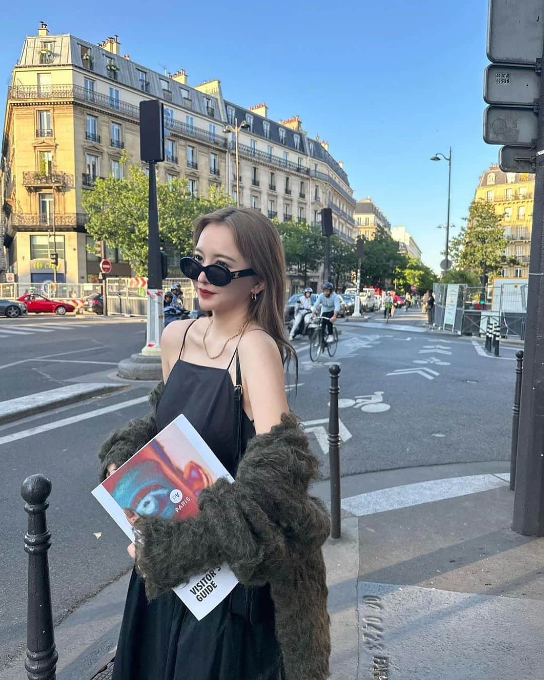 白倉あやさんのインスタグラム写真 - (白倉あやInstagram)「TOÉ CARDIGAN OUTFITS 1weeks🖤!!! New colorのnavyもでました〜🫐全部で8色になりました..!（作りすぎ😂）  @the_toe_official」11月9日 21時49分 - shirakur_a