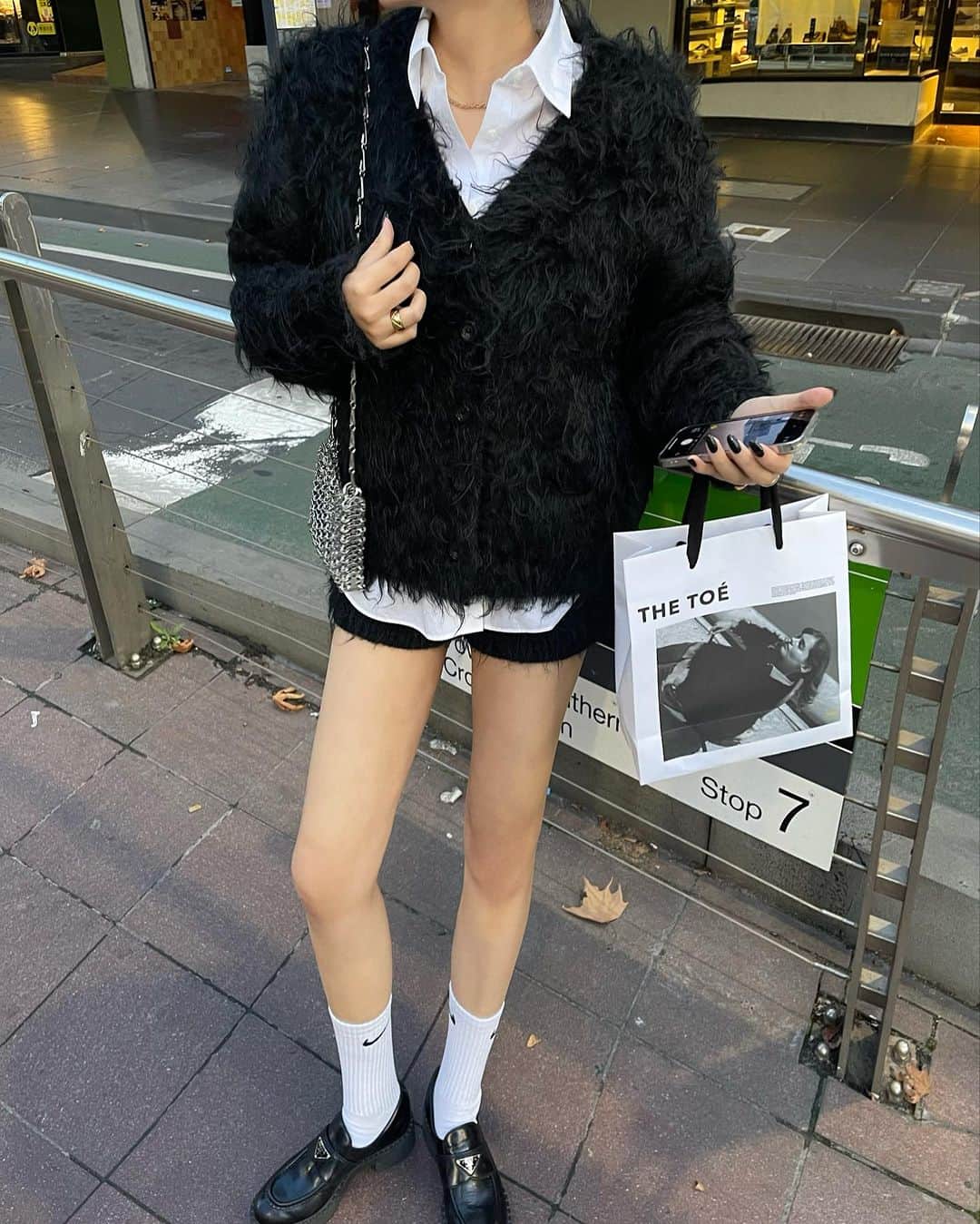 白倉あやさんのインスタグラム写真 - (白倉あやInstagram)「TOÉ CARDIGAN OUTFITS 1weeks🖤!!! New colorのnavyもでました〜🫐全部で8色になりました..!（作りすぎ😂）  @the_toe_official」11月9日 21時49分 - shirakur_a