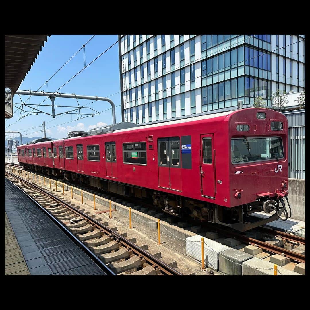 伊藤壮吾のインスタグラム：「#今日の鉄道 1210番線 姫路で撮影した播但線103系。 最後まで103が残る路線はどこになるのでしょうか。」
