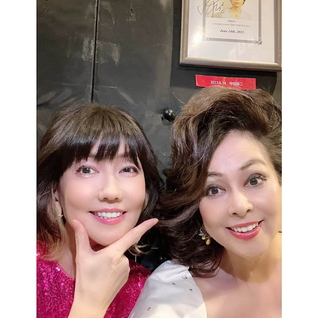 松本伊代さんのインスタグラム写真 - (松本伊代Instagram)「LIVE FOR LIFE 2023  11月3日は リブフォーライフ〜 本田美奈子ちゃんの音楽彩でした  今年も開催でき 参加できたことに嬉しく思います。  美奈子ちゃんの思いと共に、 音楽の力を借りて 白血病、難病と闘っている子どもたち、 そしてご家族の皆様に少しでもお力になればと思っています。  私も入院中は 湯川れい子先生はじめ、 このリヴフォーライフに携わってる方々にもたくさん支えていただきました。  この音楽彩を通して 少しでも 私も皆さんの支えになれたらと 思いました。  美奈子ちゃん ありがとう。  夢がある衣装とアクセサリー。  @____envogue____  @j1u_by_labelleetude  ありがとうございました。  #美奈子基金 #LIVE FOR LIFE 2023 #本田美奈子 #早見優 #森口博子 #工藤夕貴 #坂本冬美 #柴田智子 #JKim #松本伊代 #シルク姉さんから教わったポーズ自分流行り中 #悲しみスウィング #センチメンタルジャーニー」11月9日 22時21分 - iyo14_official