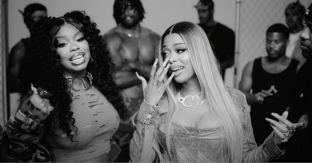MTVさんのインスタグラム写真 - (MTVInstagram)「My favorite kind of #WomenInRap project is when my faves come together for a joint slay – and there's been a lot to love lately 🤝  1️⃣ @icespice & @nickiminaj - “Princess Diana” 2️⃣ @sexyyred & @sukihanagoat - “Hood Rats” 3️⃣ @imbabytate & @saweetie - “Hey, Mickey!” 4️⃣ @glorillapimp, @glittergirlgloss, & @slimeroni901 (feat. @kcarbon__, @only1aleza, @taykeith) - “Wrong One” 5️⃣ @shenseea (feat. @lola.brooke) - “Beama” 6️⃣ @iamicandy_ (feat. @flomillishit) - “Big Mad” 7️⃣ @_conniediiamond & @imkentheman – “Move” (Remix) 8️⃣ @mellobuckzz (feat. @latto777) - “Boom, Pt. 2” 9️⃣ @ladylondon & @dreezy - “Yea Yea” 🔟 @iamcardib & @theestallion - “Bongos”」11月9日 22時23分 - mtv