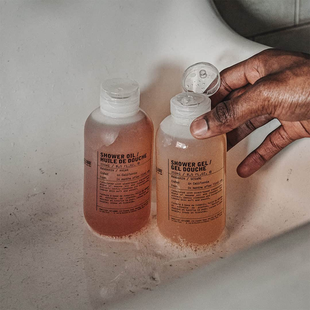 ルラボさんのインスタグラム写真 - (ルラボInstagram)「Shower Oil and Shower Gel in our mandarin scent to refresh your daily routine.  #bodyhairfacecollection #plantbasedformulas #stockupyourshower #feelgoodsmellgreat」11月9日 23時00分 - lelabofragrances