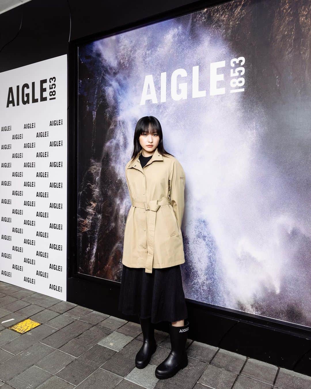 ハンナ・チャンのインスタグラム：「Go out with AIGLE in all weather~~~♬   全新秋冬系列適合帶去旅行著，特別是寒冷國家，在不同天氣下也能夠提供充足保護！   @aigle @aiglehongkong #AIGLE #AIGLEHK #AIGLEFW23 #AIGLE170th」