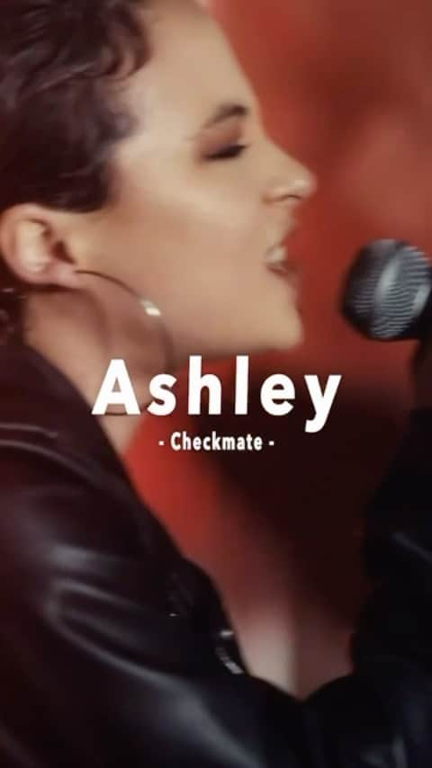 ルナのインスタグラム：「Ashley New single  ♟️CheckMate（チェックメイト）♟️  今夜0:00〜各配信サイトにて配信スタート▶️  linkco.re/udvB09nS  更に、 チューンコアの新YouTubeチャンネル「NEOWN（ネオン）」にて、10日21:00パフォーマンスフル動画公開🎙️🎥✨」