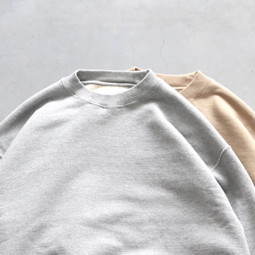 のインスタグラム：「_ Unlikely / アンライクリー “Unlikely Split Raglan Sleeve Crew” ￥37,400- _ 〈online store / @digital_mountain〉 https://www.digital-mountain.net _ 【オンラインストア#DigitalMountain へのご注文】 *24時間受付 *14時までのご注文で即日発送 tel：084-973-8204 _ We can send your order overseas. Ordering procedure details can be found here. >>http://www.digital-mountain.net/html/page56.html  _ #Unlikely #アンライクリー #中田慎介 _ 実店舗：@wonder_mountain_ #WonderMountain  〒720-0043  広島県福山市船町2-23 JR 「#福山駅」より徒歩10分 #ワンダーマウンテン #japan #hiroshima #福山 #福山市 #尾道 #倉敷 #鞆の浦 近く _ WOMEN/GOODS： @hacbywondermountain _」