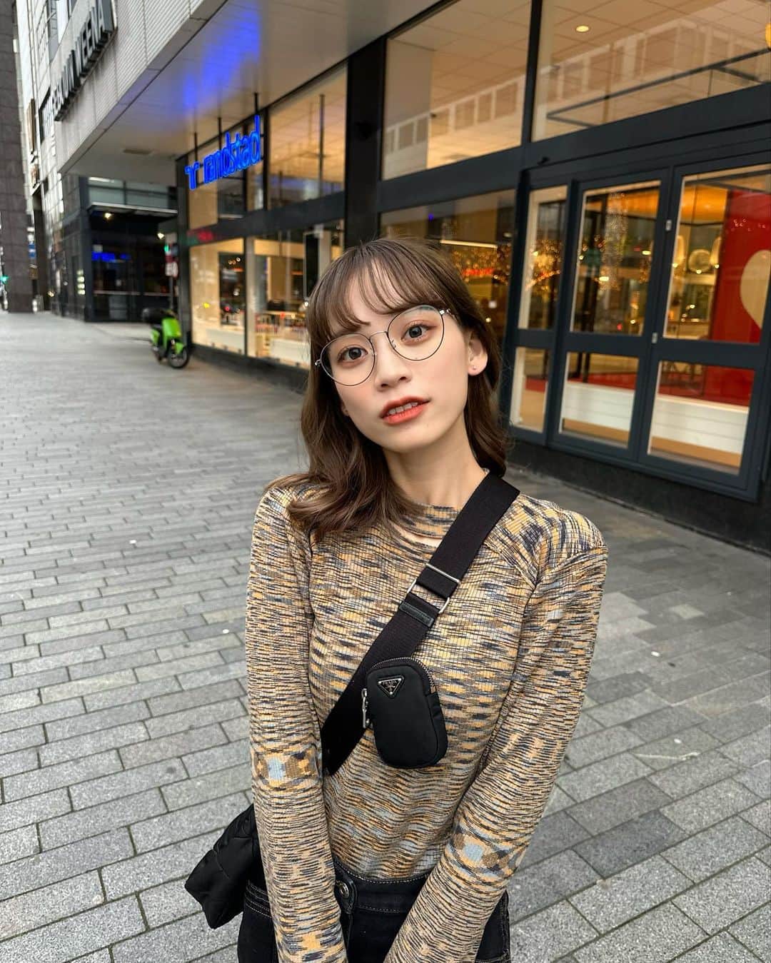 由布菜月のインスタグラム：「. お気に入りニットとパンツ♡ 最近寒いけどまだアウター着たくない🥹笑 .」