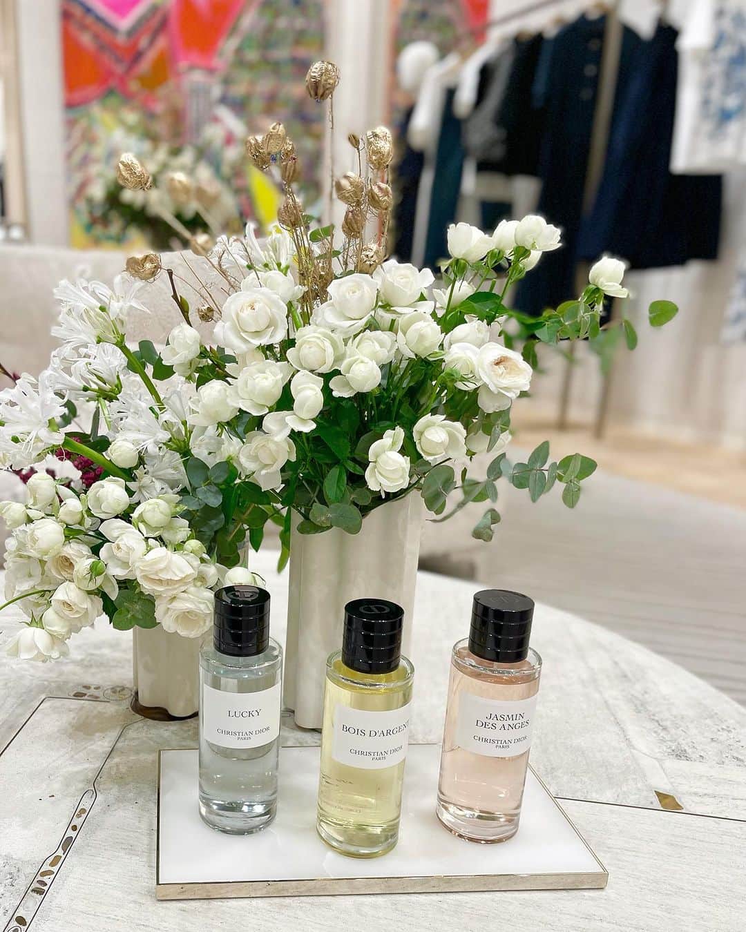 瀬戸早妃のインスタグラム：「今日は銀座にお買い物へ🥰 @dior   はぁ、楽しかったなぁ… 良い香りがして幸せ空間でした また購入品載せますね🌹  #dior #GINZASIX」
