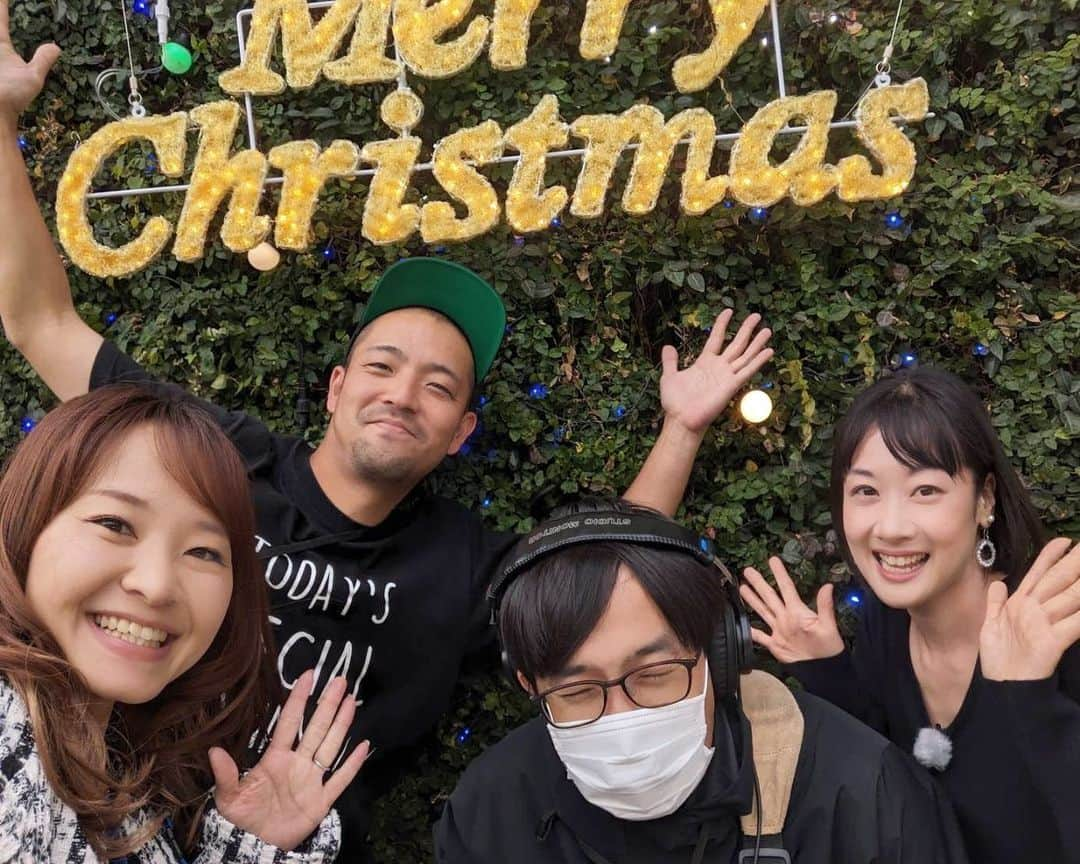 川島恵のインスタグラム：「どようだよの取材でイオンモール宮崎へ🎄 店内は各所すっかりクリスマス〜🧑‍🎄なのですが、 その前に超〜お得な「BLACK FRIDAY🕶」がありますよ！ 放送は11月18(土)！必見です！ ・ #イオンモール宮崎お出かけ情報 #ブラックフライデー  #つづくさんのどようだよ #どようだよ #取材 #ディレクターはまなみちゃん」