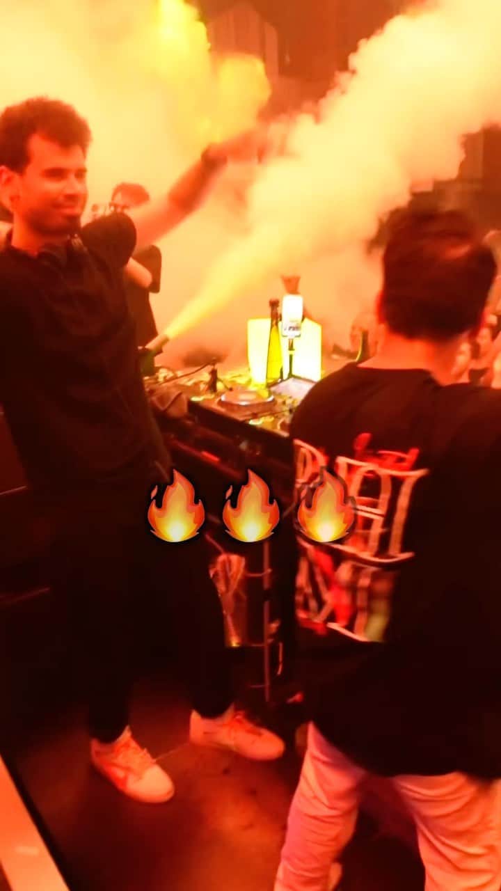 レイドバック・ルークのインスタグラム：「Bye bye CDJ’s, hello Mixtour! 🤩」